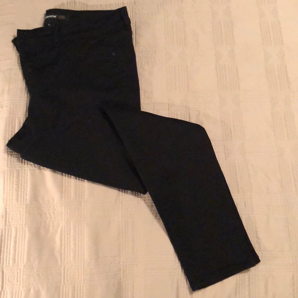 Black skinny pants